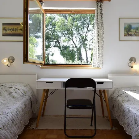Monty Apartment *